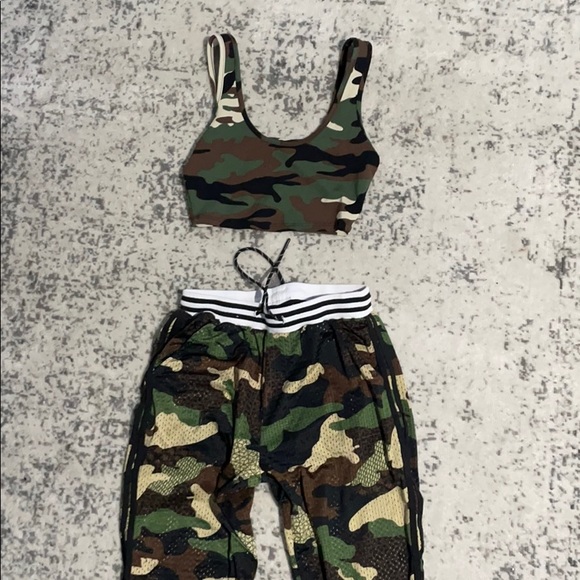 Fashion Nova Camo 2 Pc jogger set - Picture 2 of 2